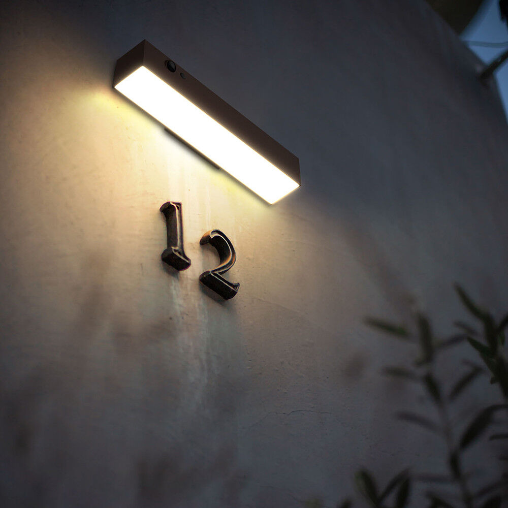 BOT Lighting Avenue Corten Applique Solare Led Con Pannello Integrato E Sensore Pir