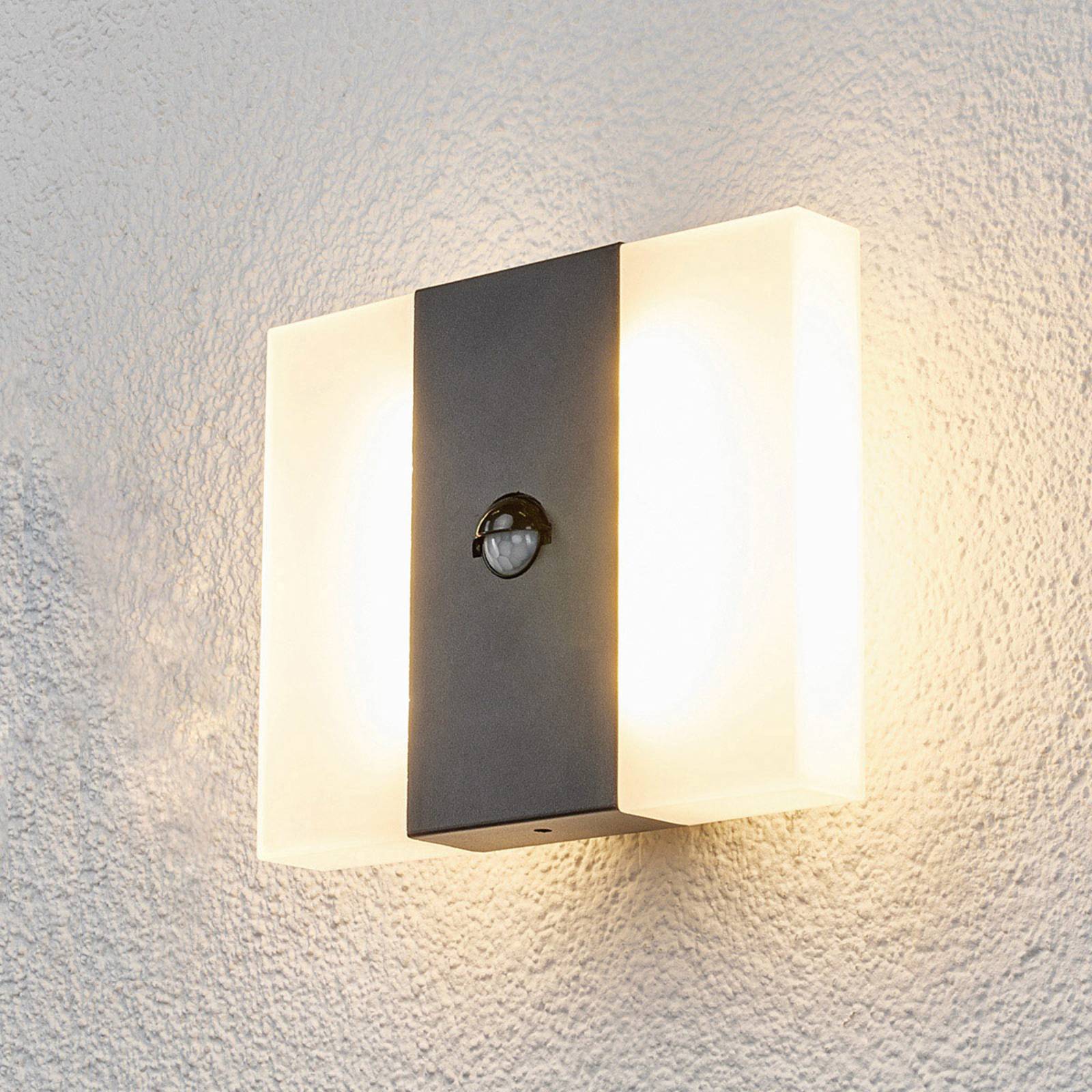 Lindby Kumi - LED-vegglampe for utendørsbruk