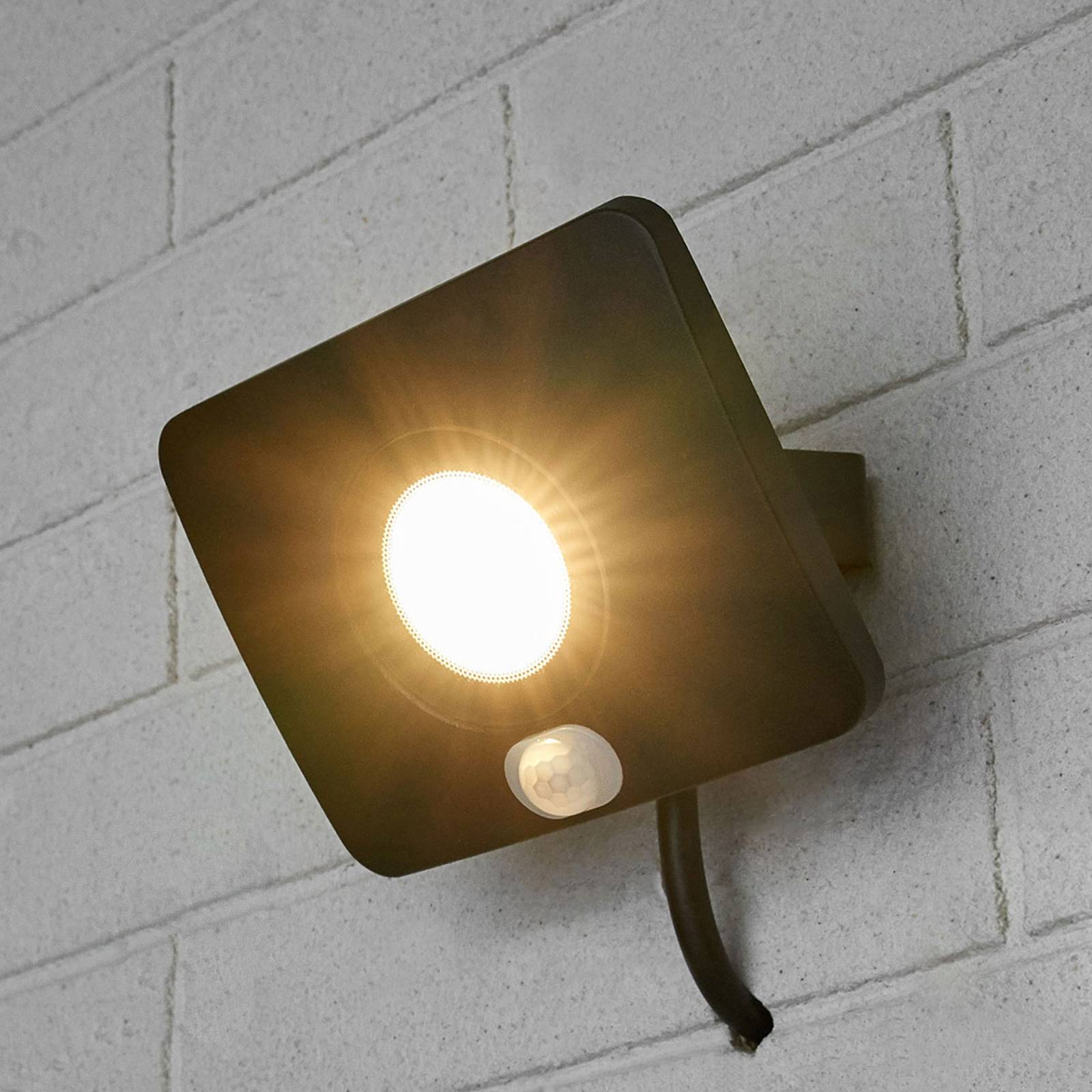 Lampenwelt.com LED-utespot Duke i alu med sensor, 20 W