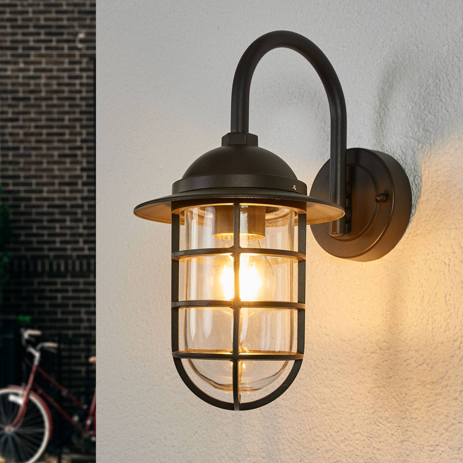 Lindby Nostalgisk utevegglampe Naila