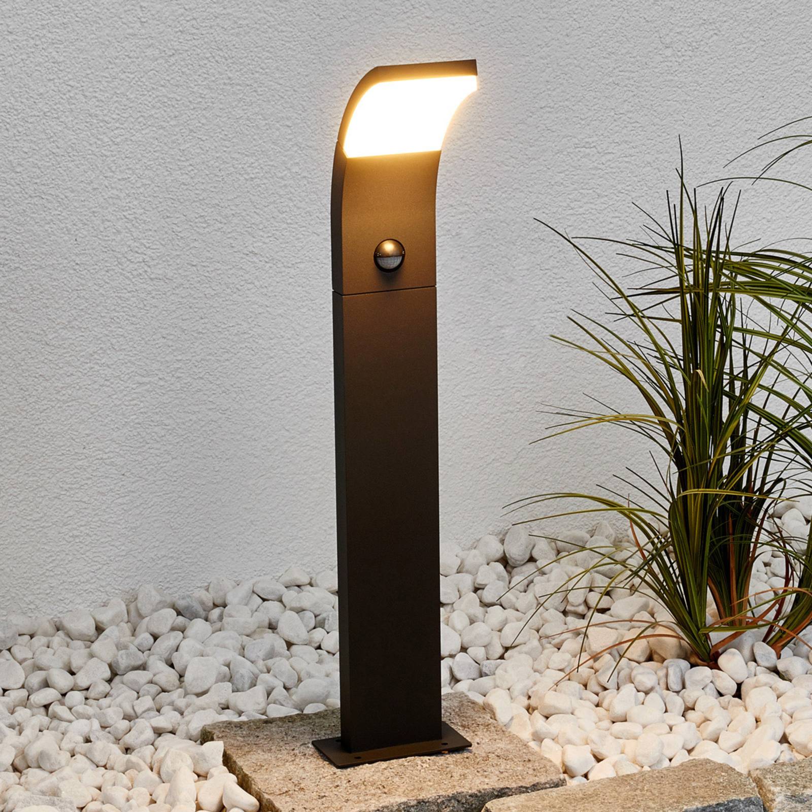 Lucande Timm - LED-gatelampe med bevegelsessensor, 60 cm