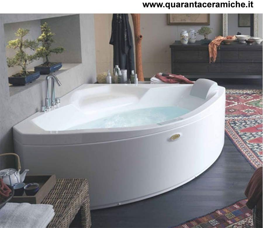 Jacuzzi Uma vasca idromassaggio ad angolo 130x130 Versione unica con rubinetteria a bordo vasca