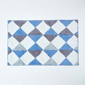 HOMESCAPES Super Absorbent Soft ‘Harelquin’ Blue, Grey and White 100% Cotton Bathmat with Plush Diamond Geometric Pattern and Non Slip Latex Backing, 50x80cm Large Shower Mat Machine Washable