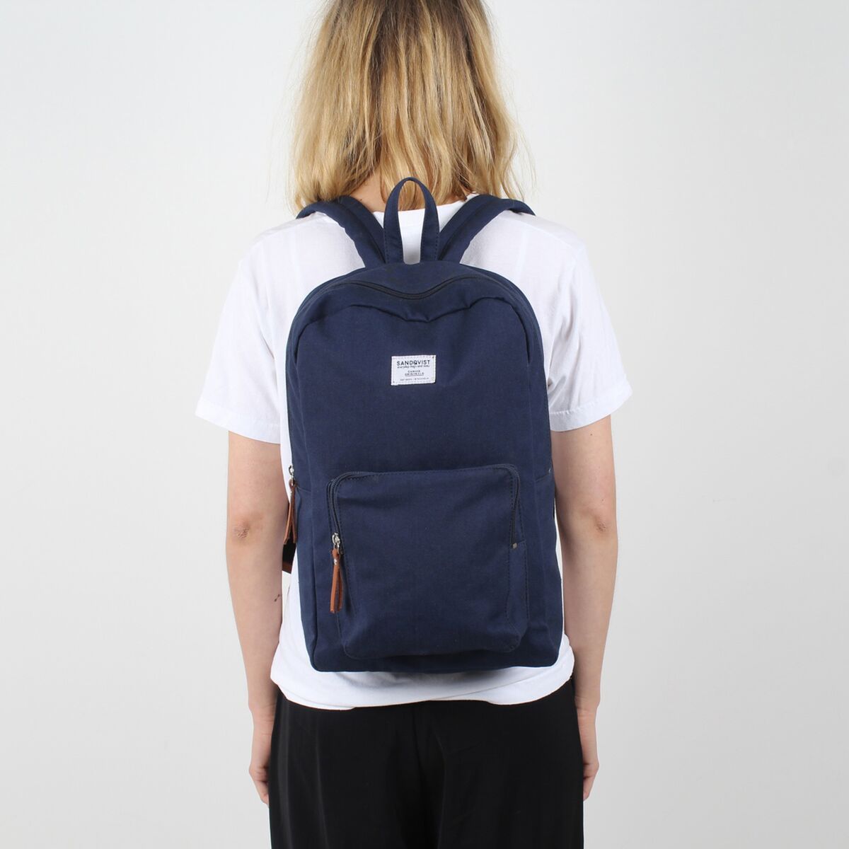 SANDQVIST Rucksack KIM, Laptopfach 15", Volumen 11 l BLAU