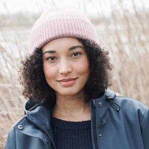 Bonnet mixte en polyester recyclé(**) - BlancheporteAussi tendance que réconfortant, ce bonnet mixte a été confectionné en partie avec du fil recyclé(**) qui contribue à la préservation des ressources naturelles. un beau geste et du style... 2 merveilleux - Publicité