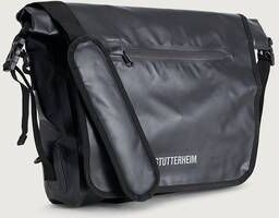 Stutterheim Axelremesväska Rain Duffel Black Svart  Male Svart