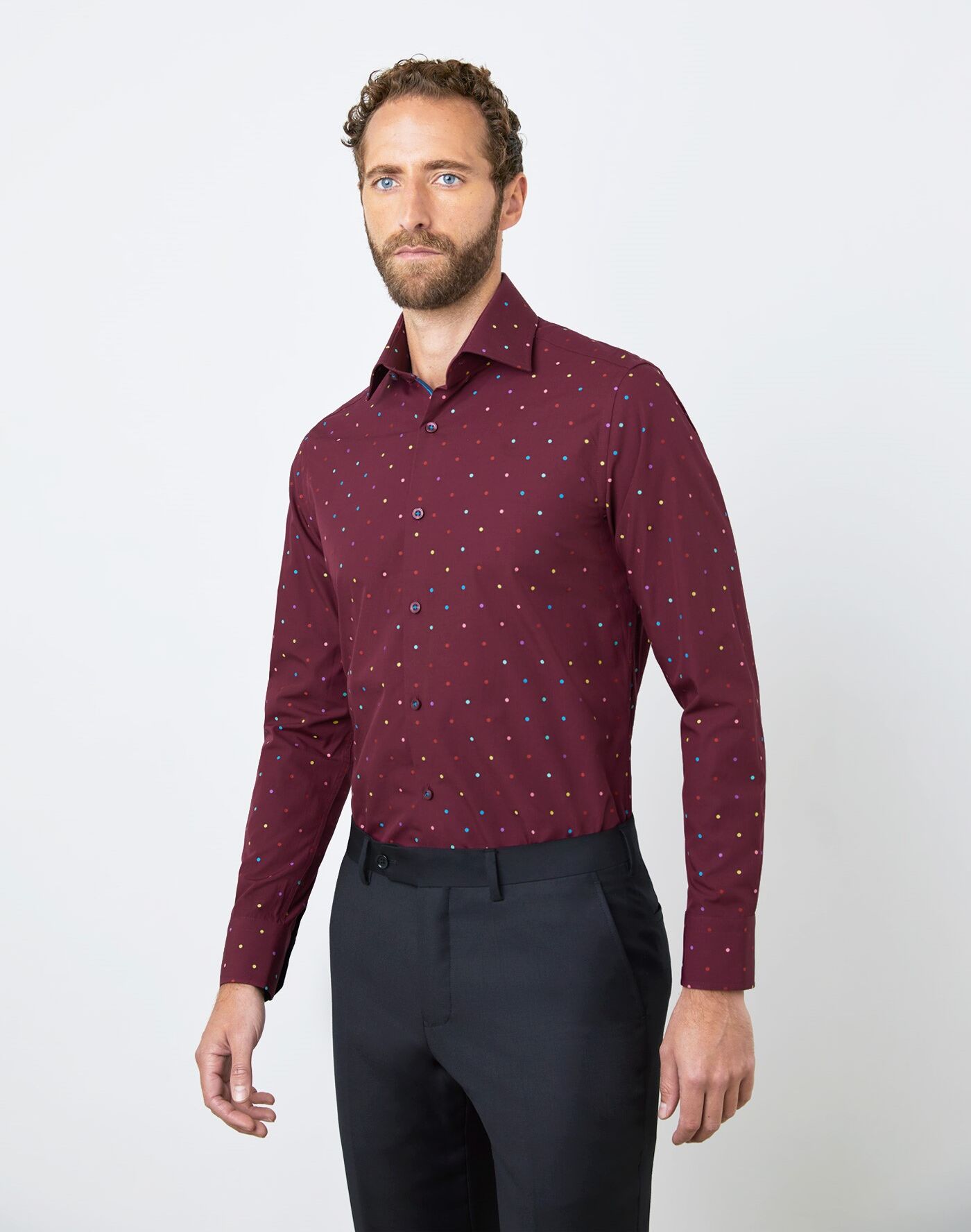 Hawes & Curtis Men's Jacquard Small Spots Piccadilly Relaxed Slim Fit Shirt in Burgundy   Low Collar   Single Cuff   Hawes & Curtis