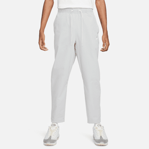 Nike ClubSchmal zulaufende Herrenhose aus Webmaterial - Grau - L