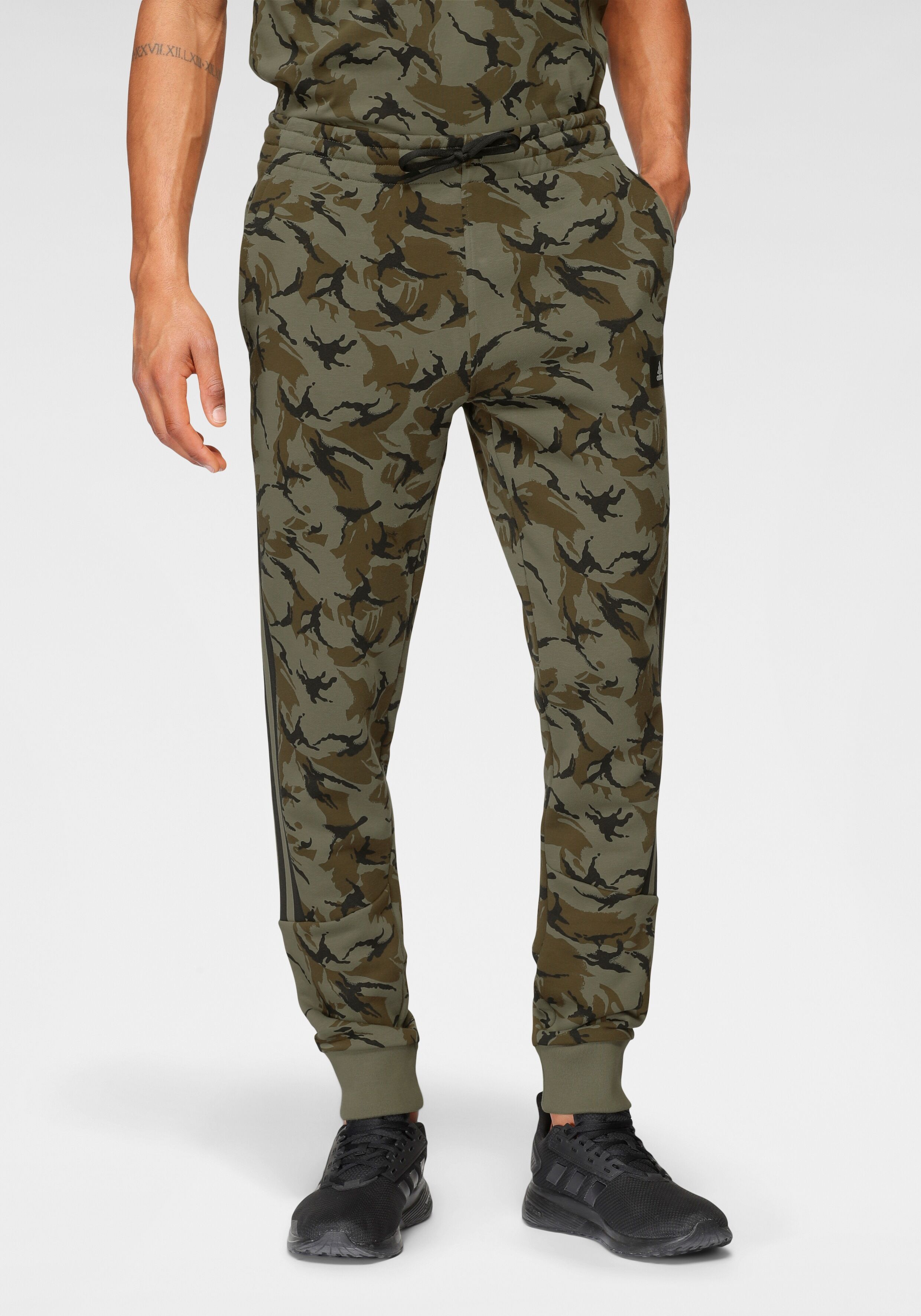 Adidas Performance Jogginghose »SPORTSWEAR FUTURE ICONS CAMO GRAPHIC PANT« grün  4XL L M S XL XXL XXXL