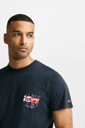 Tommy Hilfiger T-Shirt Tjm Vintage Flag Signature Tee Svart  Male Svart