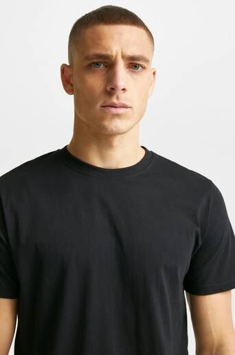 Studio Total T-Shirt Capsule Tee Svart  Male Svart