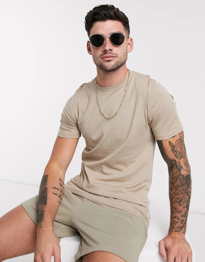 Jack & Jones Essentials t-shirt in organic cotton with crew neck in stone-Neutral  Neutral