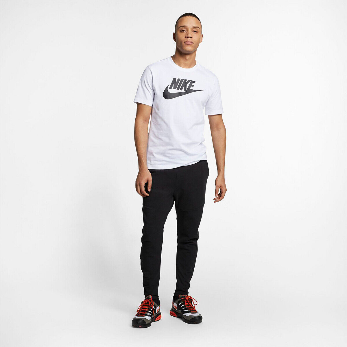 Nike T-shirt Nike Sportswear   branco/preto
