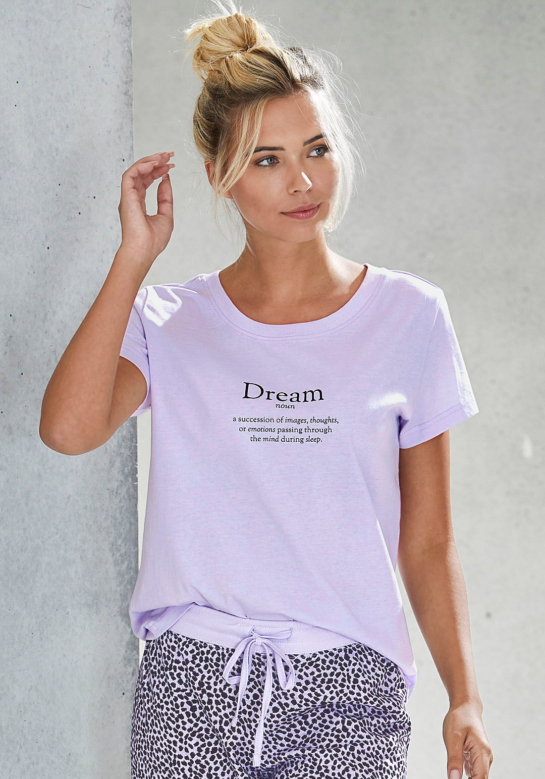 Vivance Dreams Pyjamaoberteil, mit Statementdruck lila Größe 32/34 36/38 40/42 44/46