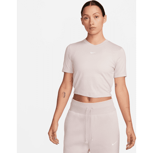 Kort, slank Nike Sportswear Essential-T-shirt til kvinder - lilla lilla S (EU 36-38)