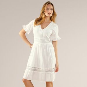 Robe courte crépon et macramé manches courtes volantées - BlancheporteUn macramé délicatement travaillé, un crépon tout coton, des manches courtes volantées et une longueur qui met la silhouette en valeur. Cette robe est un véritable écrin de beauté pour  - Publicité