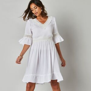 Robe courte macramé unie, crépon - 54 - Écru - Lora ZelliniPetite robe d'été cherche femme à sublimer. En crépon léger et rehaussée de macramé, elle se montre sous ses plus beaux atours pour vous accompagner toute la saison... et plus si affinités !54Écru - Publicité