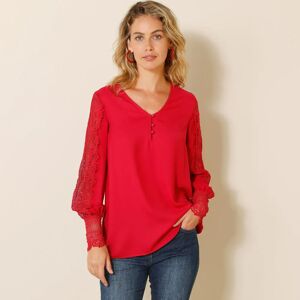 Blouse macrame col V manches longues, crepe fluide - BlancheporteJuste irresistible, cette blouse fluide joue l'elegance romantique pour suivre toutes vos tenues, sans faute de style. A adorer pour ses boutons perle raffines ou ses effets de dentelle et d