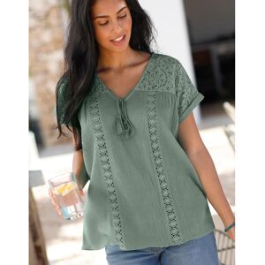 Blouse macramé, crépon coton - 46 - Kaki - Lora ZelliniRien de mieux qu'une blouse douce et légère pour inviter le soleil dans votre look ! Surtout quand elle multiplie les détails féminins avec autant de chic : dentelle, macramé, décolleté charme... C'es - Publicité