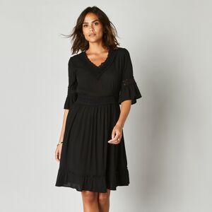 Robe courte macramé unie, crépon - 48 - Noir - Lora ZelliniPetite robe d'été cherche femme à sublimer. En crépon léger et rehaussée de macramé, elle se montre sous ses plus beaux atours pour vous accompagner toute la saison... et plus si affinités !48Noir - Publicité