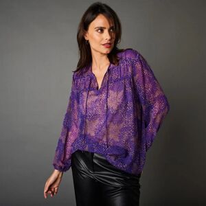 Blouse voile fluide imprimé minimaliste bicolore - BlancheporteTout un jeu de transparence se déploie avec cette blouse à manches longues et décolleté V. Les petits détails aux épaules lui confèrent joli relief. Idéale à coordonner avec un petit top à fin - Publicité