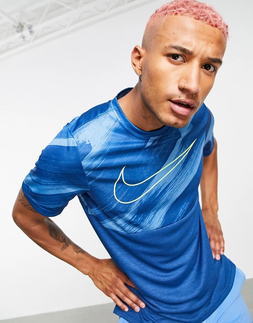 Nike Training Sport Clash colourblock t-shirt in blue  Blue