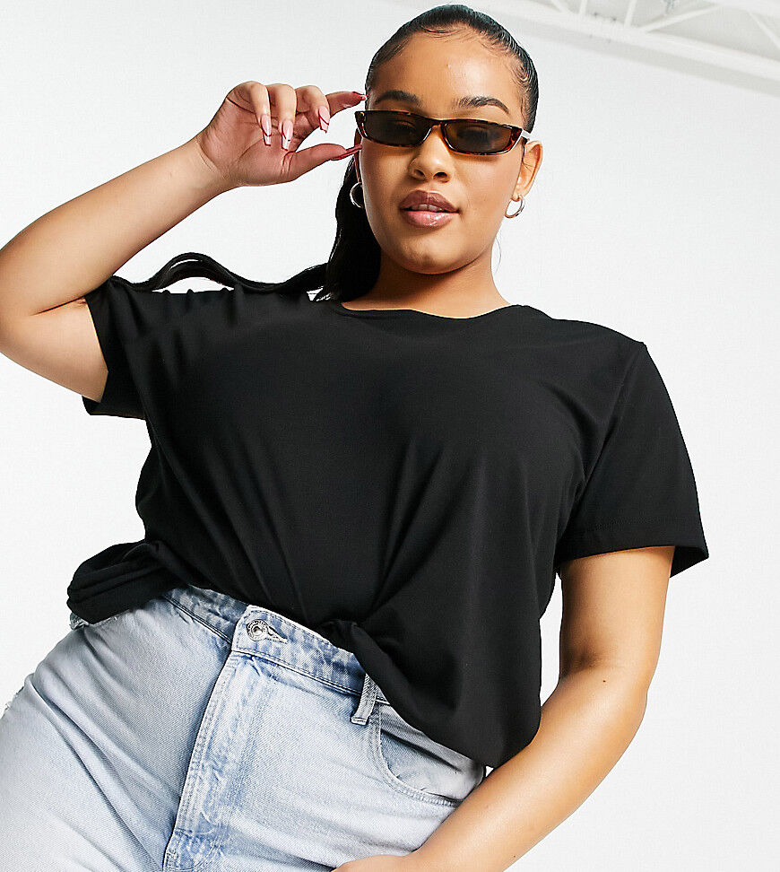 Only Curve t-shirt in black  Black