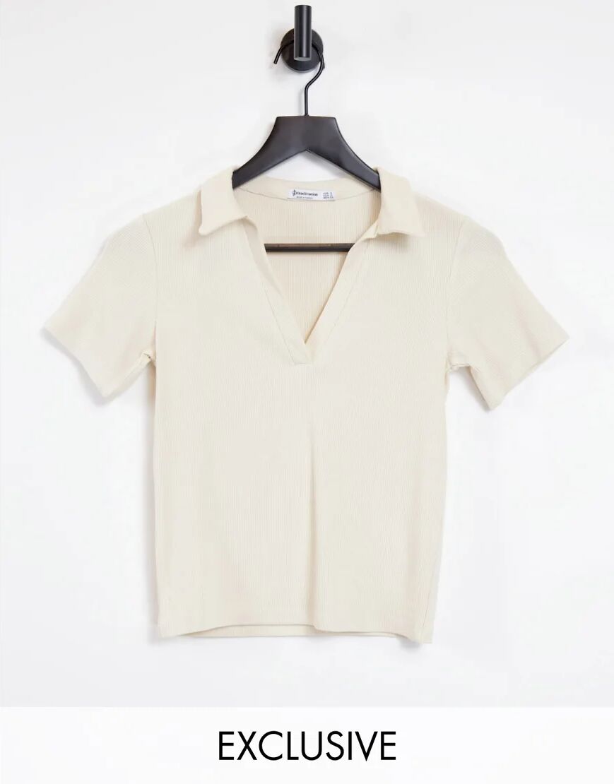 Stradivarius polo shirt in beige-Neutral  Neutral