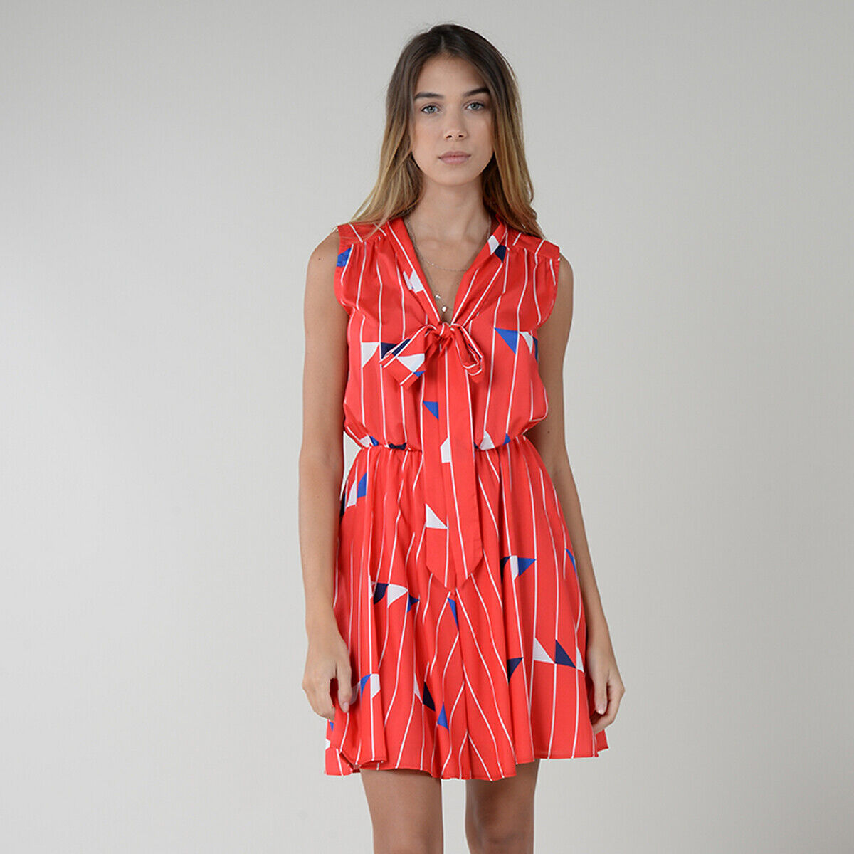 Molly Bracken Vestido curto às riscas e com motivos, decote em V   Vermelho Estampado