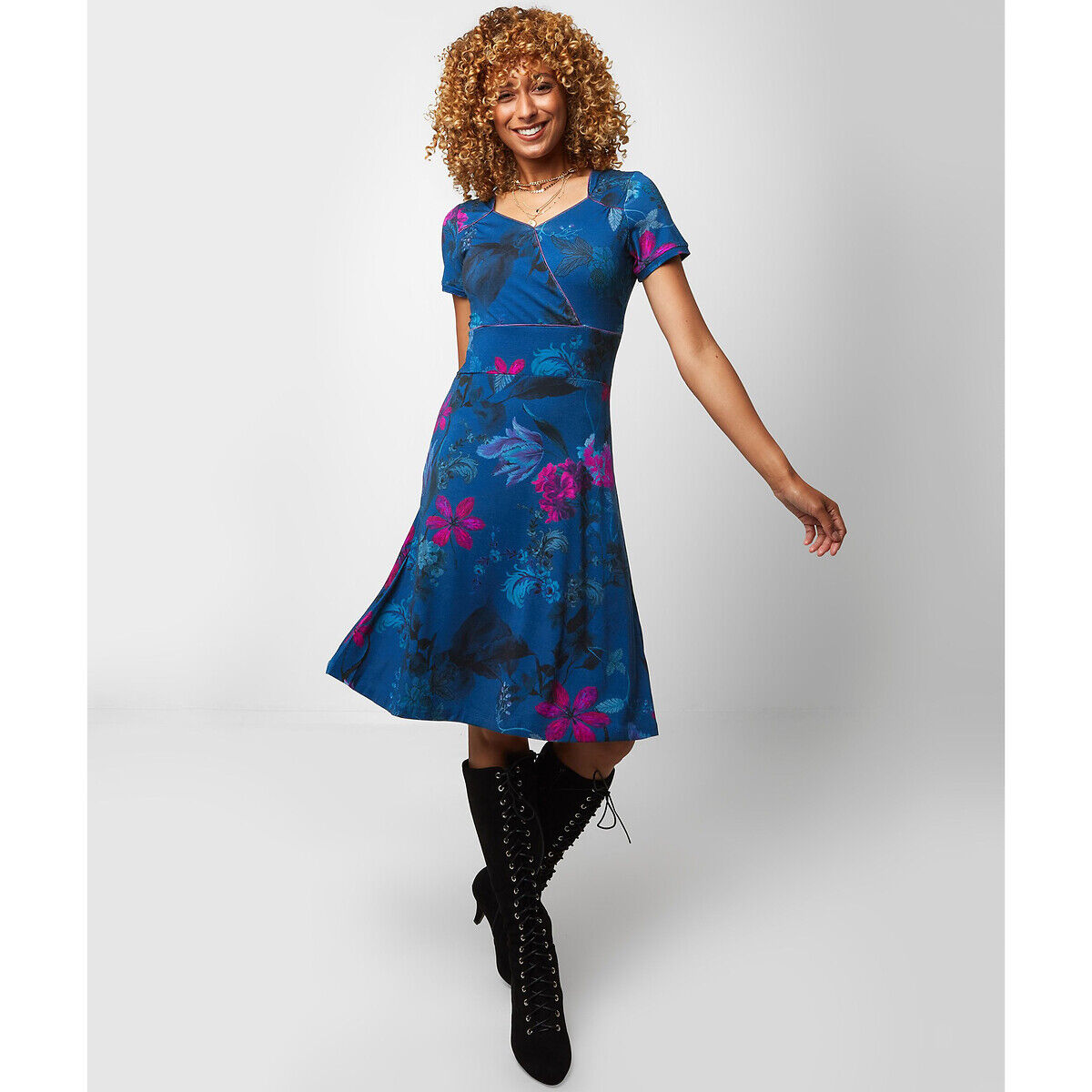 Joe Browns Vestido midi evasé às flores, mangas curtas   azul