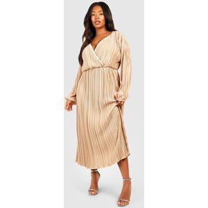 boohoo Plus Wide Plisse Wrap Midaxi Dress