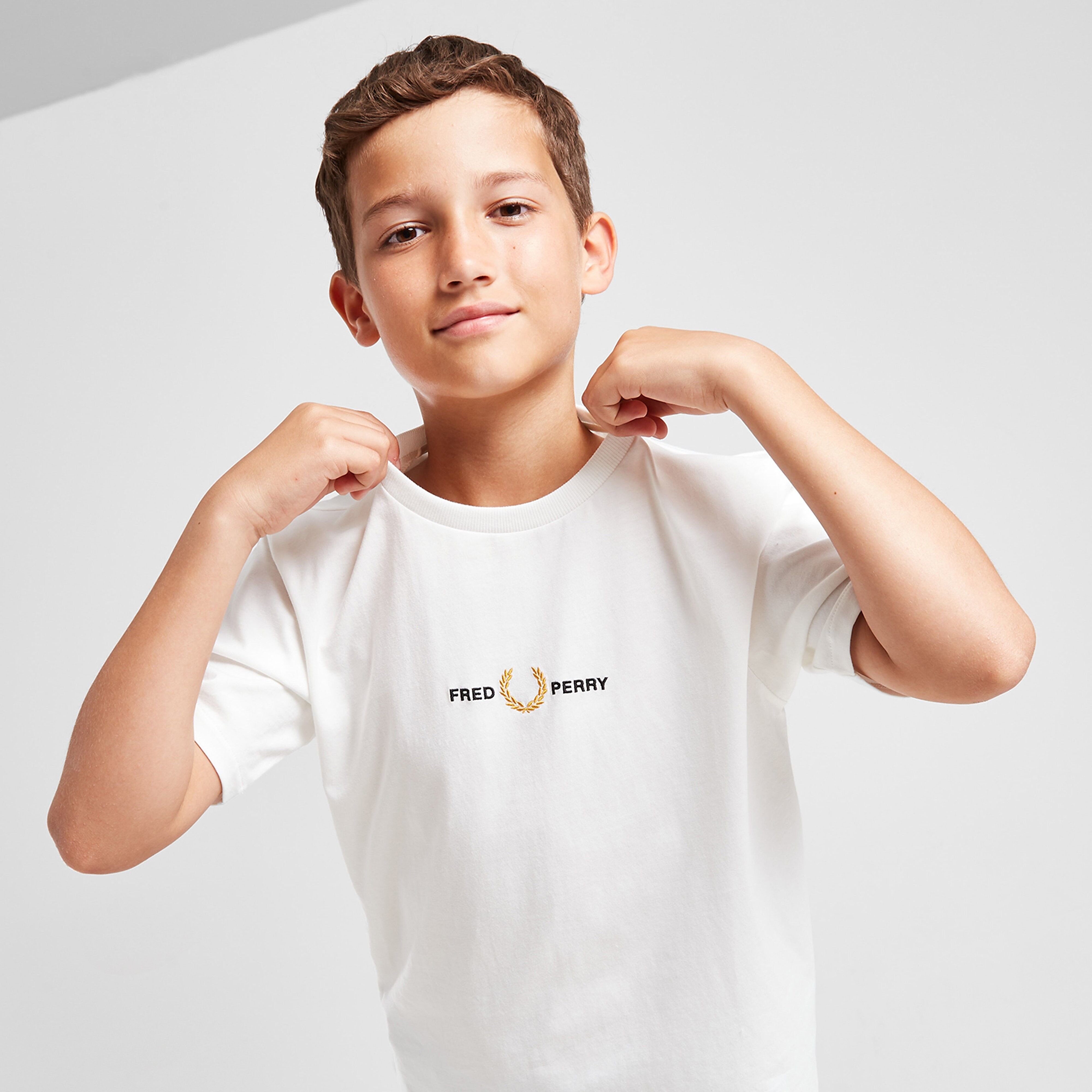 Fred Perry Central Logo T-Shirt Junior - White  size: 10-12Y