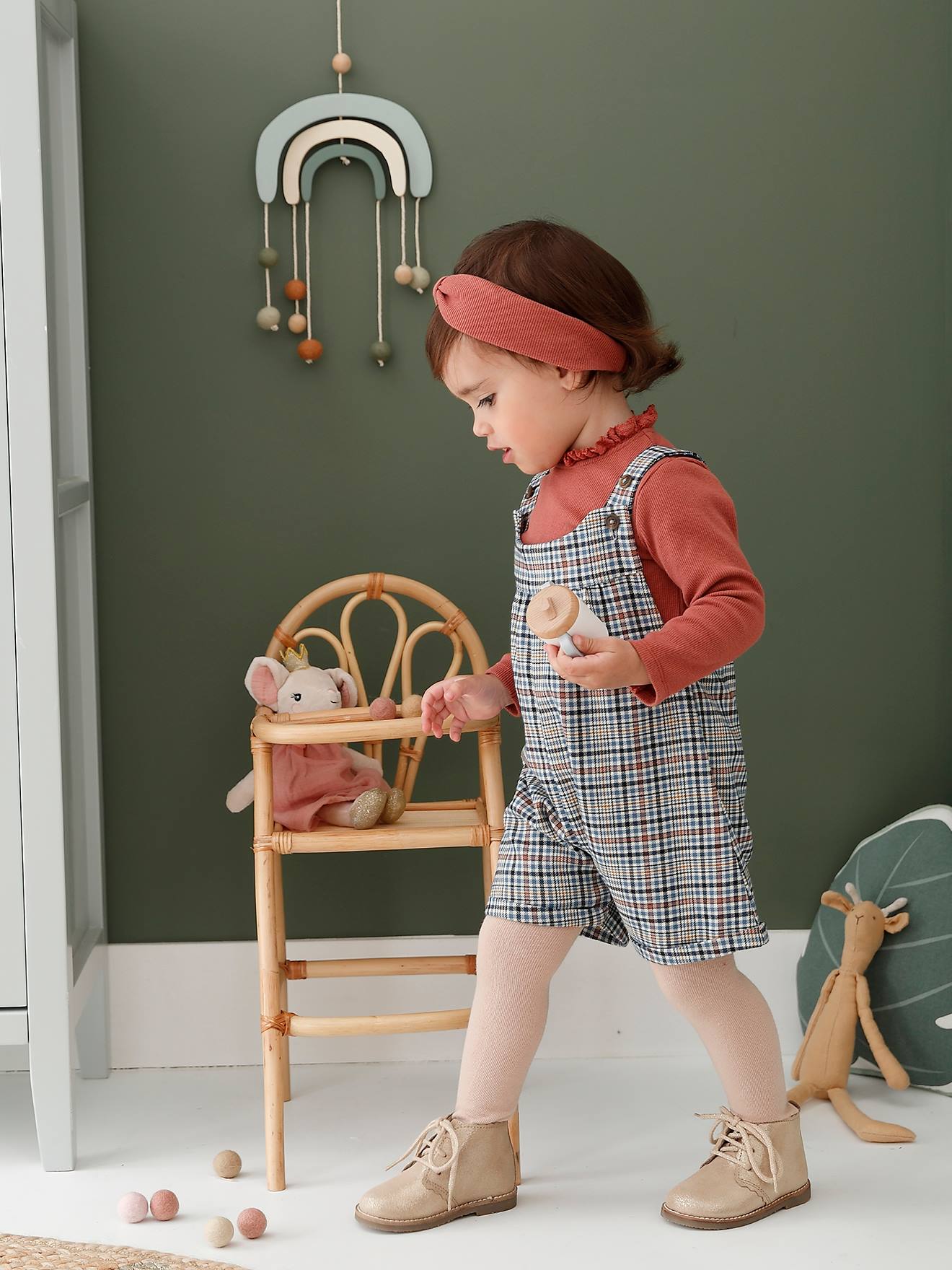 VERTBAUDET Conjunto para bebé: peto corto a cuadros, camiseta de canalé lisa y cinta del pelo a juego rosa viejo