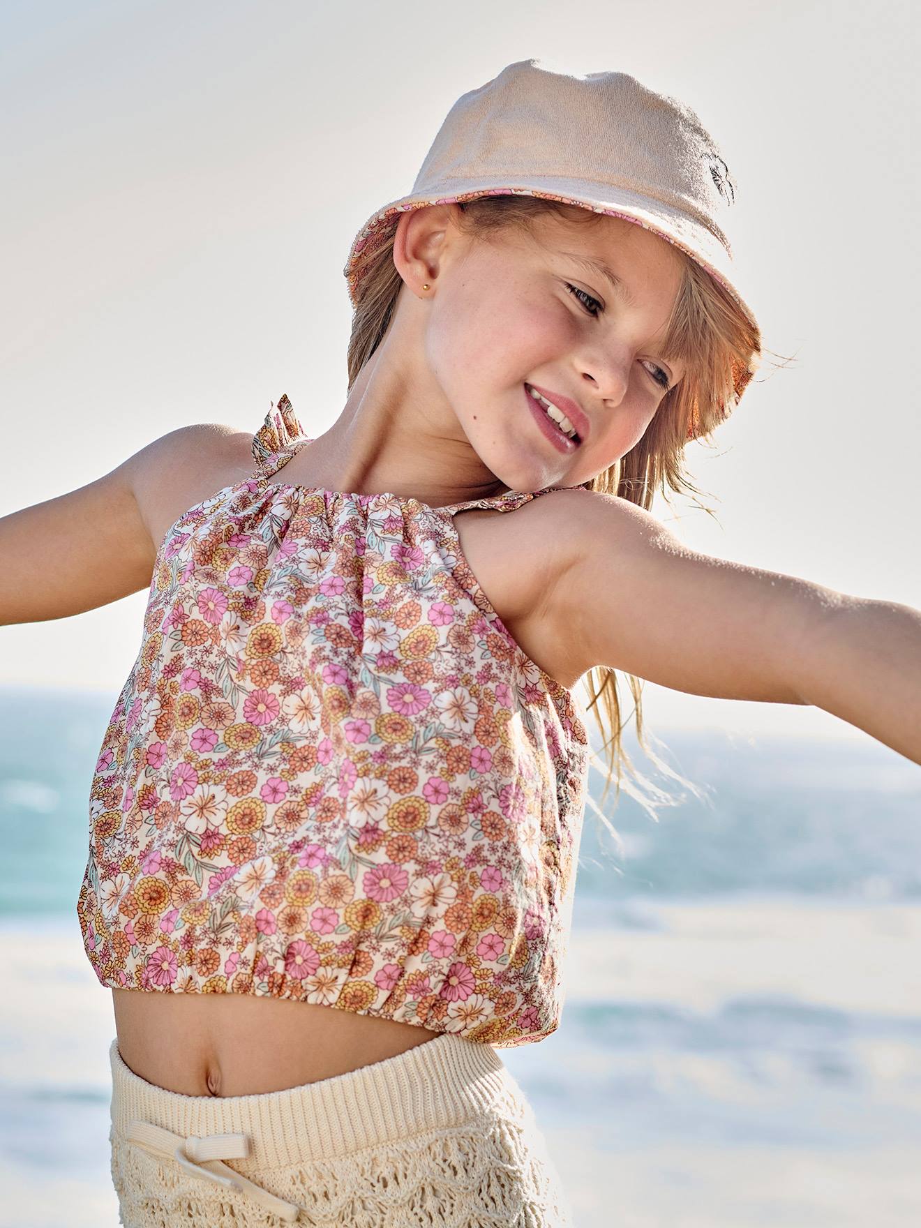 VERTBAUDET Blusa "cropped" con flores y tirantes con volantes para niña albaricoque maquillaje