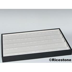 Ricestone 2f) Plateaux 60 pendentifs, 24 x 35 cm.