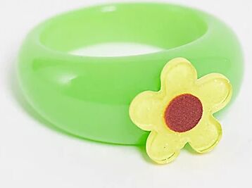 ASOS Curve ASOS DESIGN Curve plastic ring with yellow flower in green-Multi  Multi