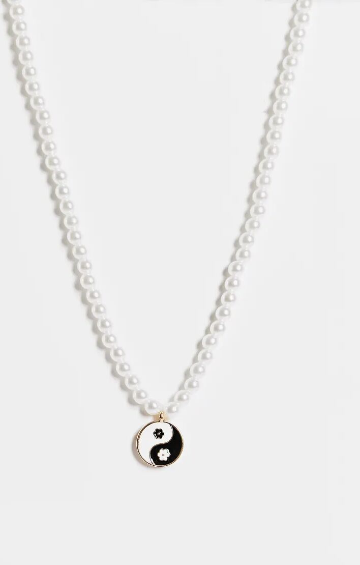 ASOS DESIGN necklace with pearl and flower ying yang charm-Multi  Multi