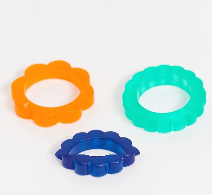 ASOS DESIGN pack of 3 rings in plastic flower design-Multi  Multi