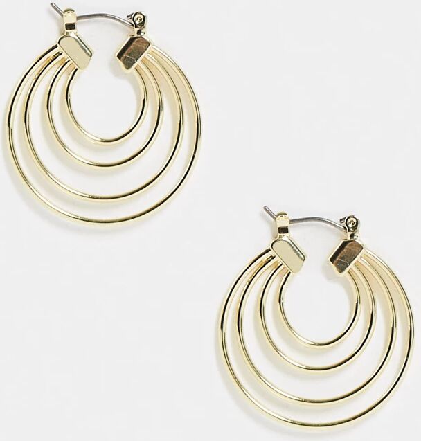 Pieces layered hoops in gold  Gold