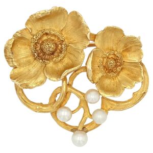 Vintage French Art Nouveau Fine Pearls 18 Karat Yellow Gold Flower Brooch Gaston Laffite