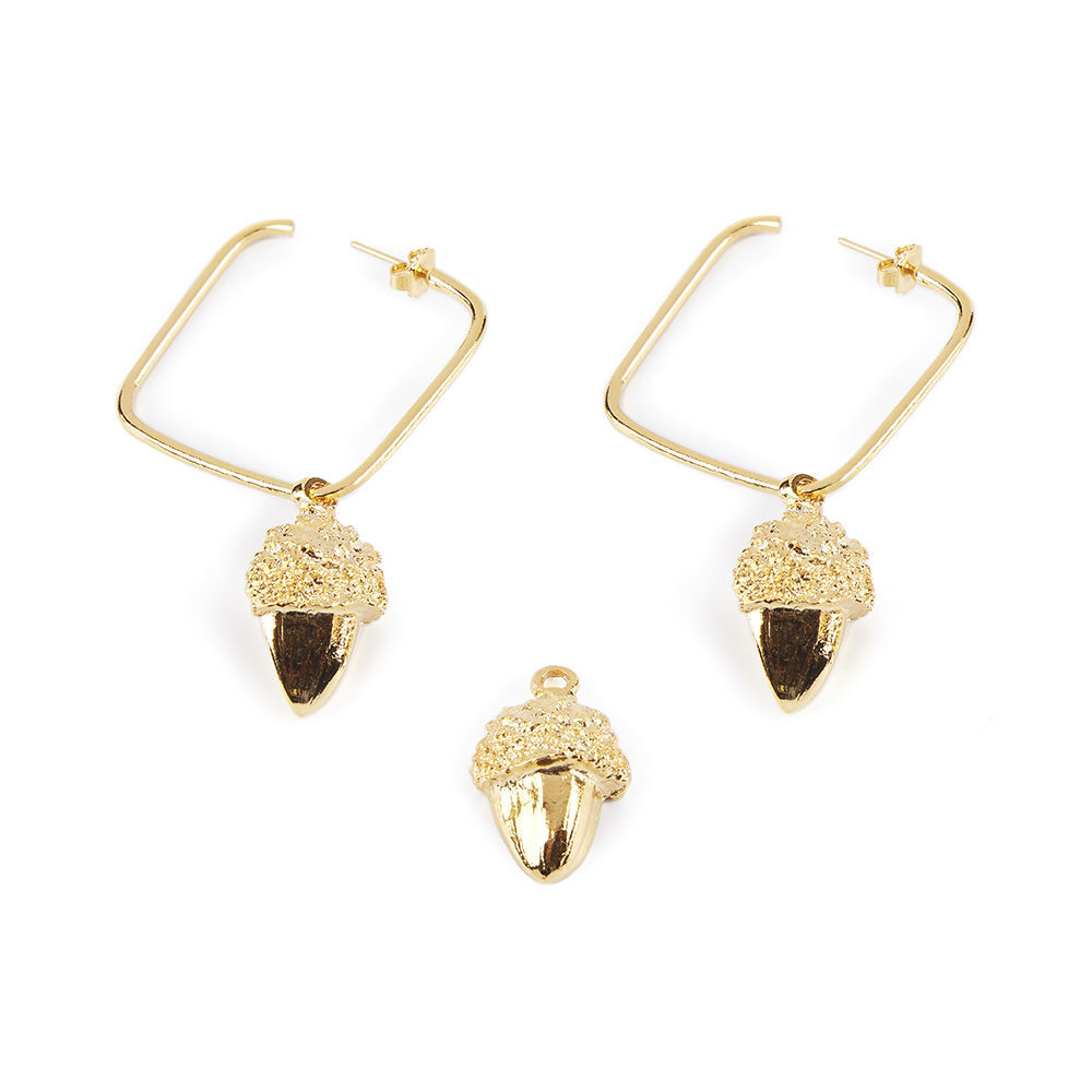 Shabama Square Acorn earrings #shiny gold