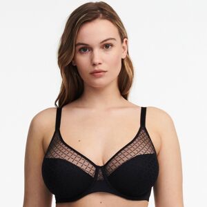 Soutien-gorge moule emboîtant Norah Chic, avec armatures - 85E - Noir - ChantelleUne dentelle graphique et toute l'expertise Chantelle® qui accompagnera avec confort toutes les femmes et toutes les formes, menues comme genereuses !85ENoir