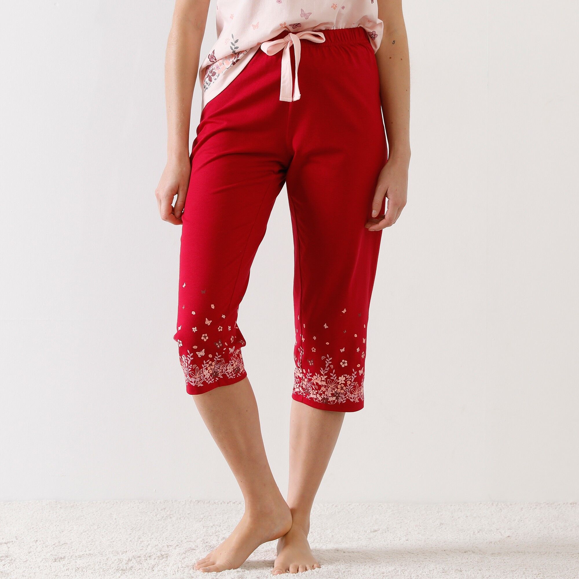 Pantacourt base imprimée bucolique - coton jersey - BlancheporteRien de tel qu'une petite touche de fleurs pour féminiser le pyjama en coton ! On est entièrement conquises par son style bucolique très poétique...38/40Rouge