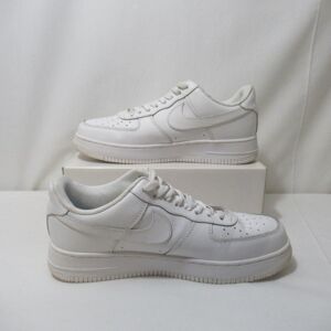 C38 - Basket Nike air force one - Nike - Pointure 41 Blanc 41 - Publicité