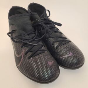 Nike à crampons fixes - T37.5 Noir 37 - Publicité