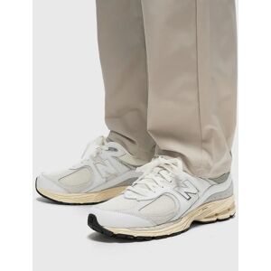 New Balance 2002 men Lowtop white en taille:36 - Publicité