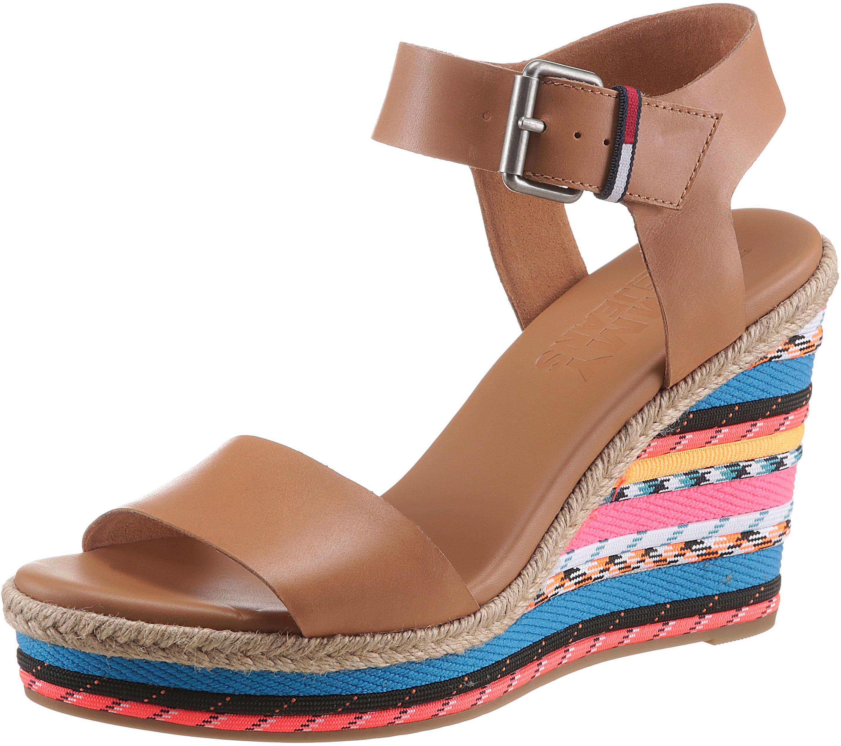 Tommy Jeans High-Heel-Sandalette »COLORED LACES HIGH WEDGE«, mit gemustertem... bunt  36 37 38 39 40 41 42