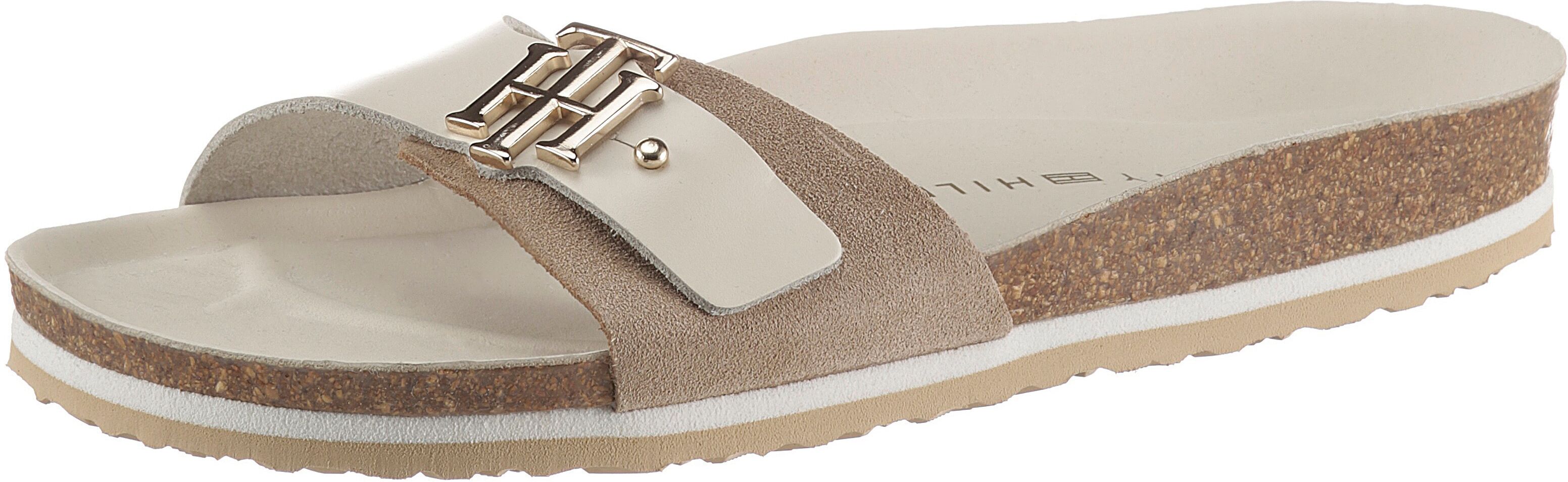 Tommy Hilfiger Pantolette »TH MOLDED FOOTBED SANDAL«, in schmaler Schuhweite,... beige  35 36 37 38 39 40 41 42