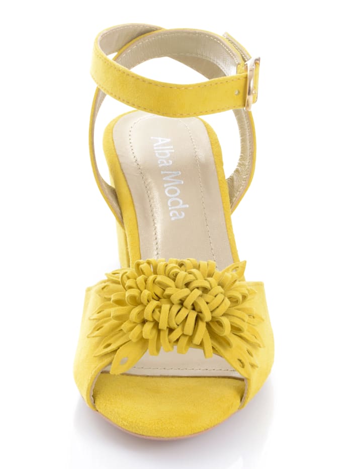 Alba Moda Sandalette aus weichem Ziegenveloursleder, gelb