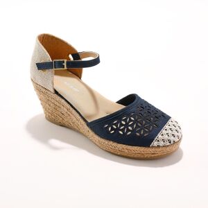 Espadrilles compensées dessus macramé - BlancheporteL’espadrille compensée, classique de l’été, apporte une jolie touche estivale à notre dressing. Le dessus macramé apporte modernité et féminité, et la semelle compensée préserve notre confort de marche.4 - Publicité